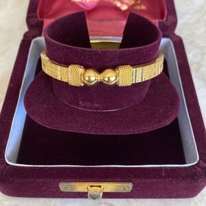 18K Gold Solid Bangle Bracelet 23.43gm